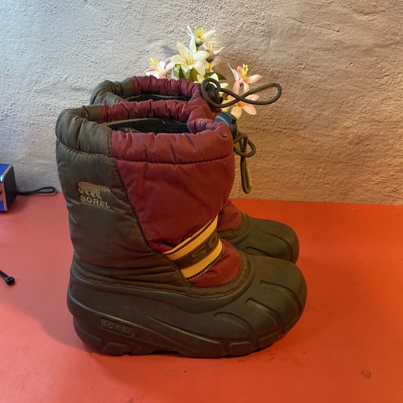 Sorel winter boots SZ 12 T - Picture 2 of 7